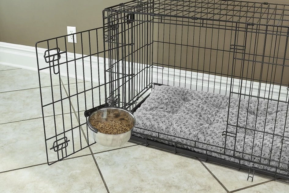 MidWest Stainless Steel Snap'y Fit Dog Kennel Bowl 4 MidWest Stainless Steel Snap'y Fit Dog Kennel Bowl - Image 4