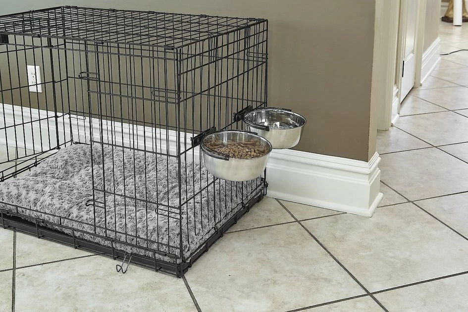 MidWest Stainless Steel Snap'y Fit Dog Kennel Bowl 5 MidWest Stainless Steel Snap'y Fit Dog Kennel Bowl - Image 5